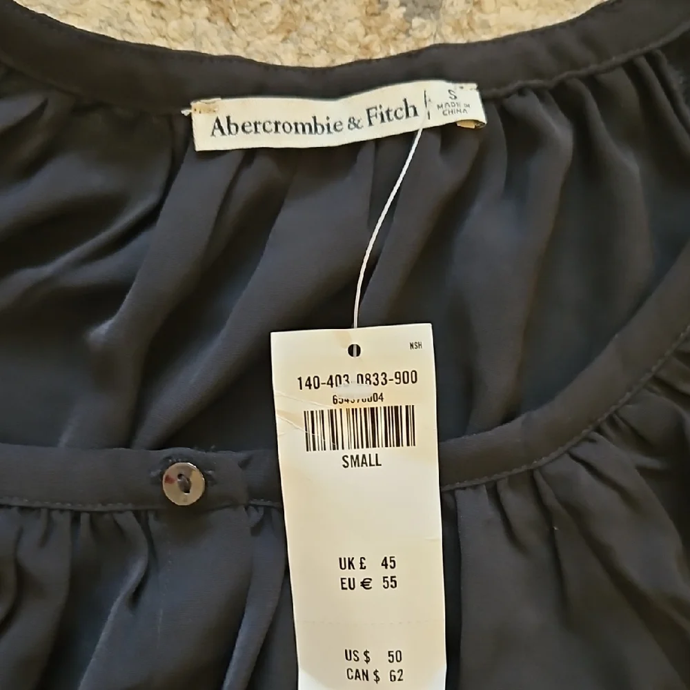 Abercrombie & Fitch Black Short-Sleeve Button Blouse